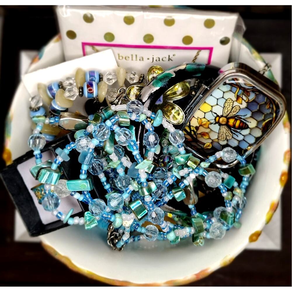 LIGHT BLUE THEMED COSTUME JEWELRY LOT - 15 BEAUTIFUL PIECES!